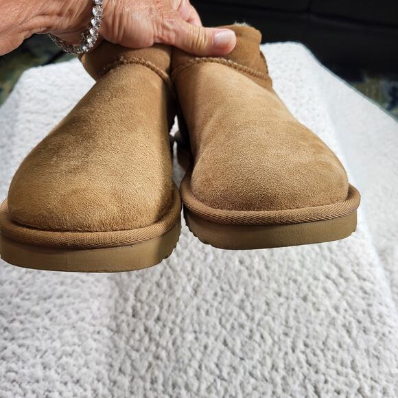 UGG Women's Classic Ultra Mini Chestnut size womens bootie size 8 - Picture 2 of 7